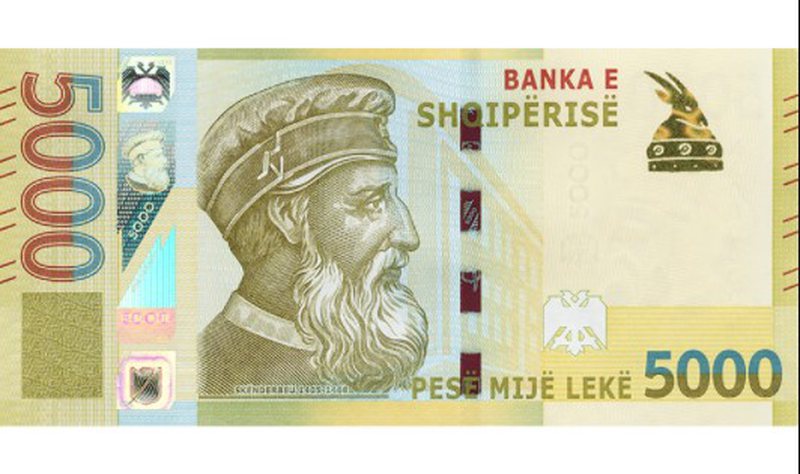 Si të dallojmë paratë e falsifikuara, mësoni detajet që duhet të kontrolloni BEFAD7FB C966 4405 849A 2C0E9DE9DB83