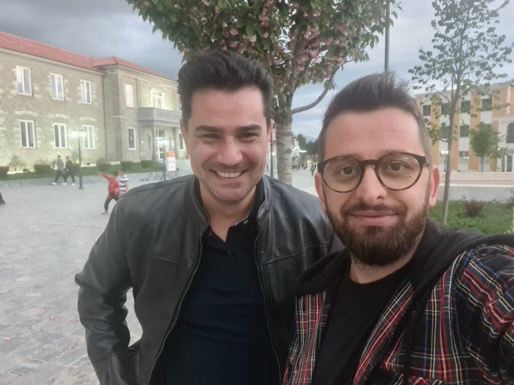 Saimir Pirgu viziton Kolonjen takohet me Erion Isai.