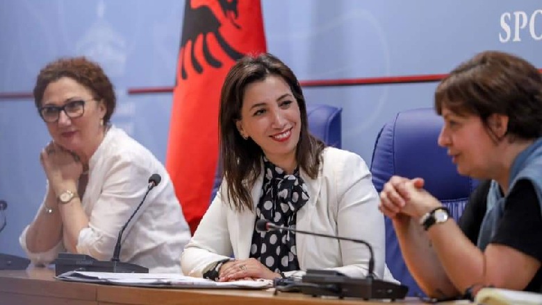 Lajm i mirë për maturantët, Kushi: Vështirësitë gjatë pandemisë do të reflektohen në Maturën Shtetërore 2021 evis kushi 2