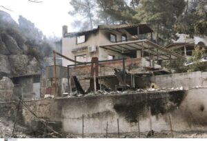 fotia mavrolimni 3177384 640x435 1