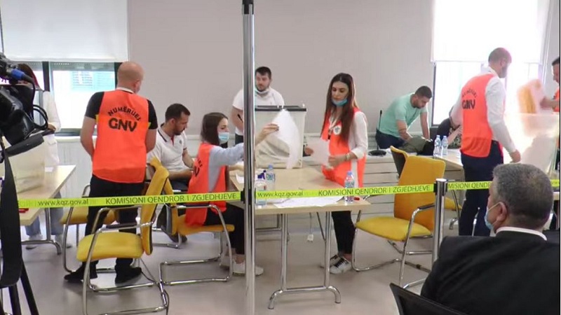 Mbyllet rinumërimi i 114 kutive për qarkun Berat/ LSI nuk merr mandatin e kërkuar kassv