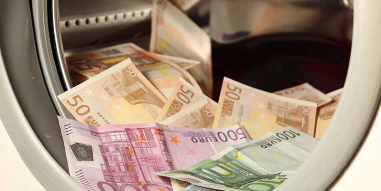 Si pastrohen paratë e pista në Shqipëri? pastrimi i parave 765x383 1