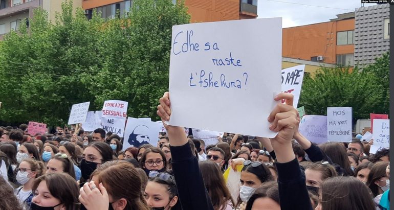 Ngacmimet seksuale në ambiente publike, marsh protestë në qendër të Prishtinës prishtina proteste