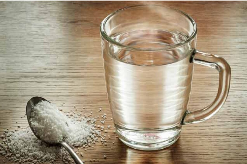 A kemi vërtet nevojë për 8 gota ujë në ditë? uje kripe