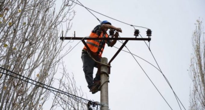 Ngjarje e rëndë në Roskovec/ Bien nga shtylla e tensionit të lartë, ndërrojnë jetë dy elektriçistë 033cea199124e5ca24f0ffa3c4614aa3 L 547x365