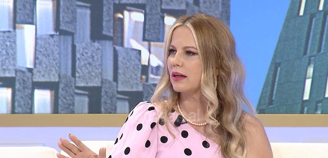 Rikthehet vajza e ‘Makinës së Memories’, rrëfen momentet me Ardit Gjebrean dhe jetën e saj të suksesshme në SHBA 1 640 0 60dc6000af265