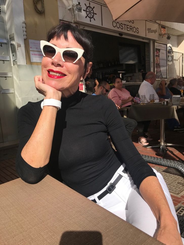 Duket si modele, por është 72-vjeç, e moshuara tregon sekretin e formave perfekte (Fotot) 6 8 1