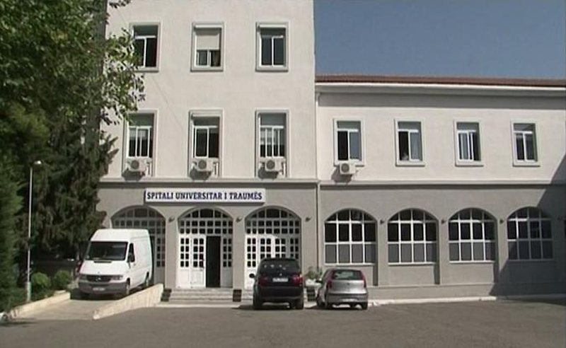 U plagosën gjatë përplasjes me armë në Velipojë, drejtori i Traumës flet për gjendjen shëndetësore të dy personave që mbetën të plagosur 800 0 60d8666a1905e