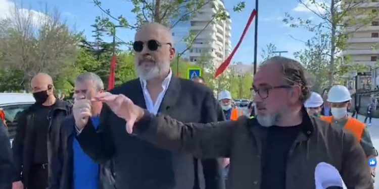 Kryebashkiaku Leli e bllokoi, Rama hap dyert e teatrit “Petro Marko”! Të dielën takim me PS Edi Rama dhe Dritan Leli 750x375 1