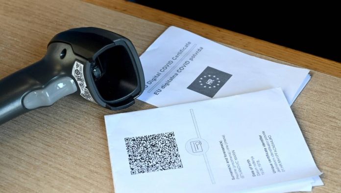Komisioni Evropian: Një milion certifikata Covid të lëshuara në BE MjAyMTA2OWYyZGM3ZGQxMzczMjYwMmUzMjNhOGU3Nzg4M2Q0Mzk 696x393 1