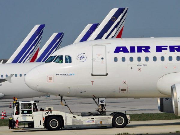 Alarm për bombë në avionin e linjës Çad-Francë, evakuohen pasagjerët ghfhfh 600x450 1