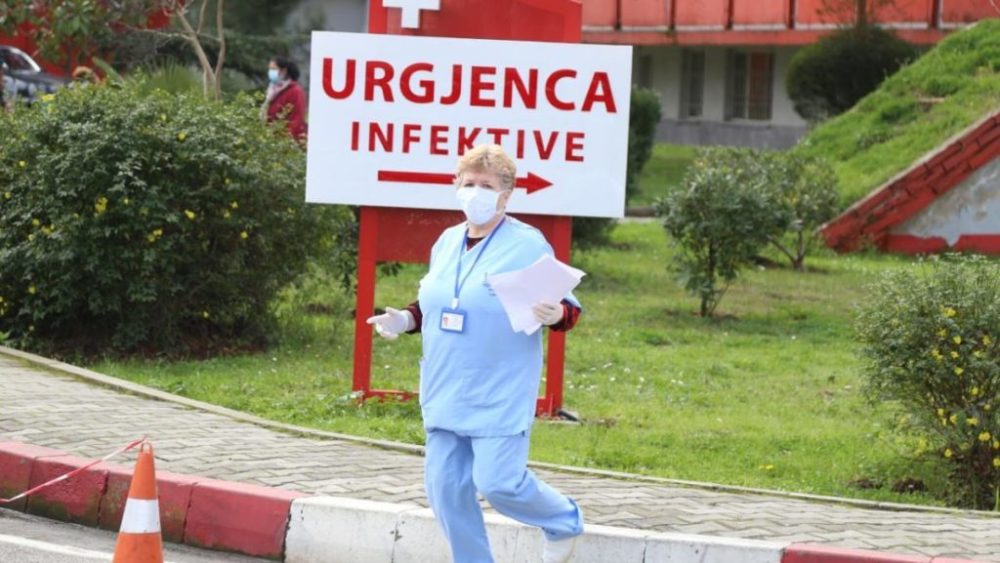 14 raste të reja me COVID 19 dhe asnjë viktimë në 24 orët e fundit në Shqipëri koronavirusi infektivi urgjenca 1100x620 1 1000x563 1