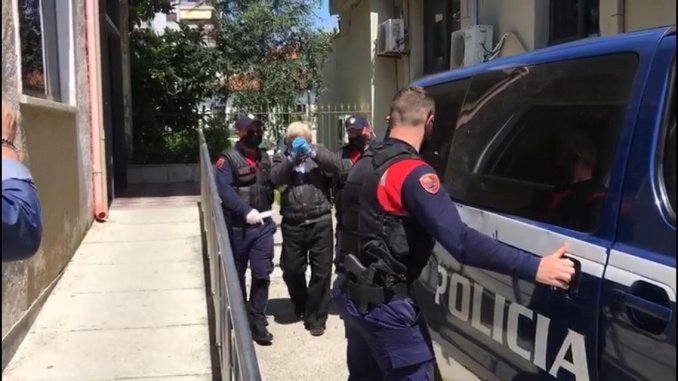 Dënohet me 16 vite burg Leonidha Rrapushi, abuzoi me të miturën pasi e joshte me çokollata leonidha