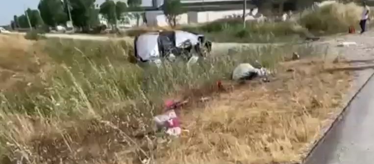 Aksident në Levan-Vlorë, dy persona janë bllokuar brenda një mjeti maki6