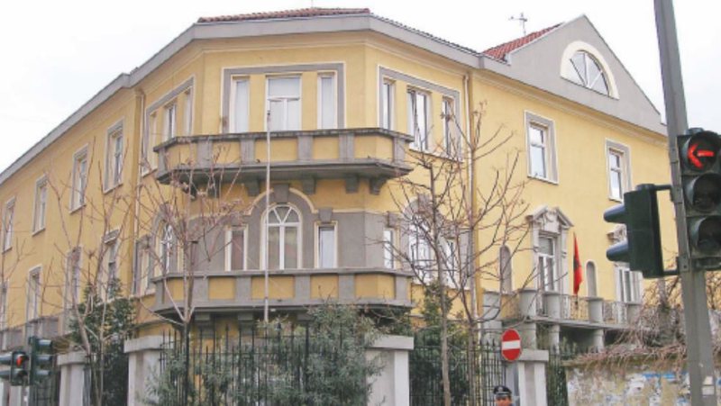 Vendoset drejtuesja e re e Zyrës Vendore Arsimore në Shkodër min arsim