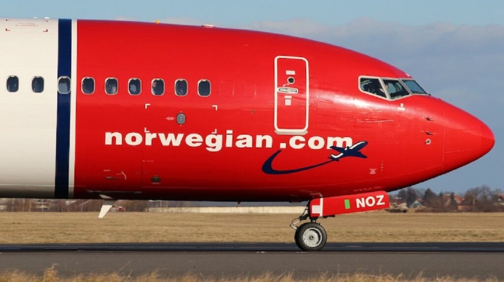 Rinas/ Rinisin nga 3 korriku fluturimet me Oslon e Norvegjisë norwegian air shuttle