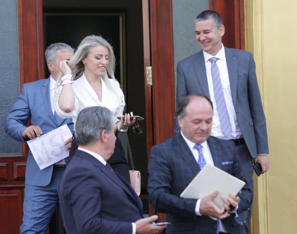 parlament 3