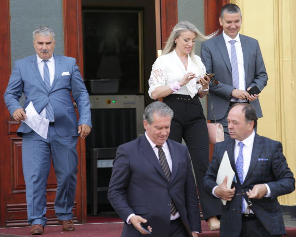 parlament 9