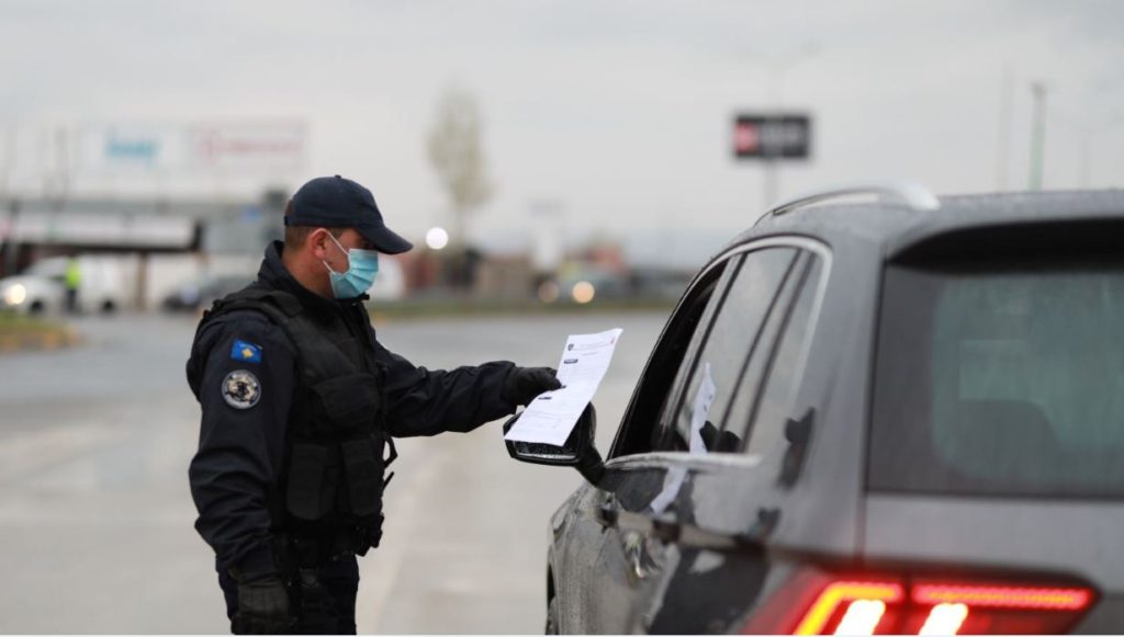 Pezullohen 44 leje drejtimi dhe gjobiten 411 drejtues automjetesh policia 1024x581 1