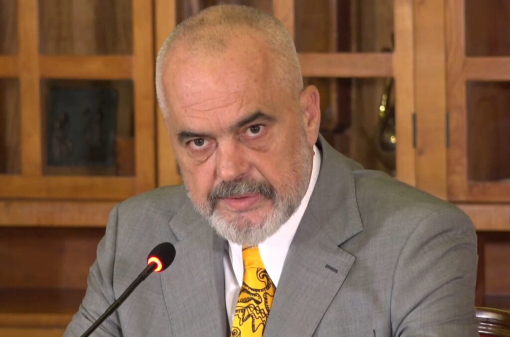 Rama: 13 vatra zjarri në të gjithë vendin, në Fushë Arrëz rrezikohen banesat rama4