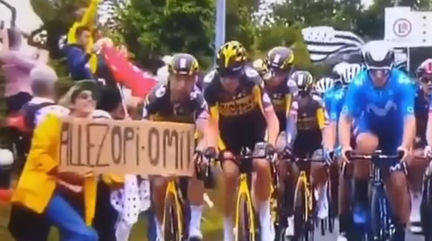 Shkaktoi rrëzim masiv në Turin e Francës, policia shpall në kërkim tifozen që përshëndeti gjyshërit sdsdsdddd 1