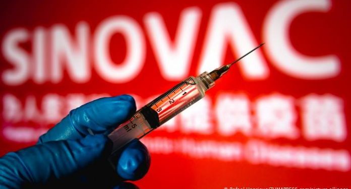 “Asnjë efekt i rëndë anësor”/ Bloomberg: Vaksina kineze Sinovac vë nën kontroll të plotë COVID-19! sinovac 1 696x392 1 696x375 1