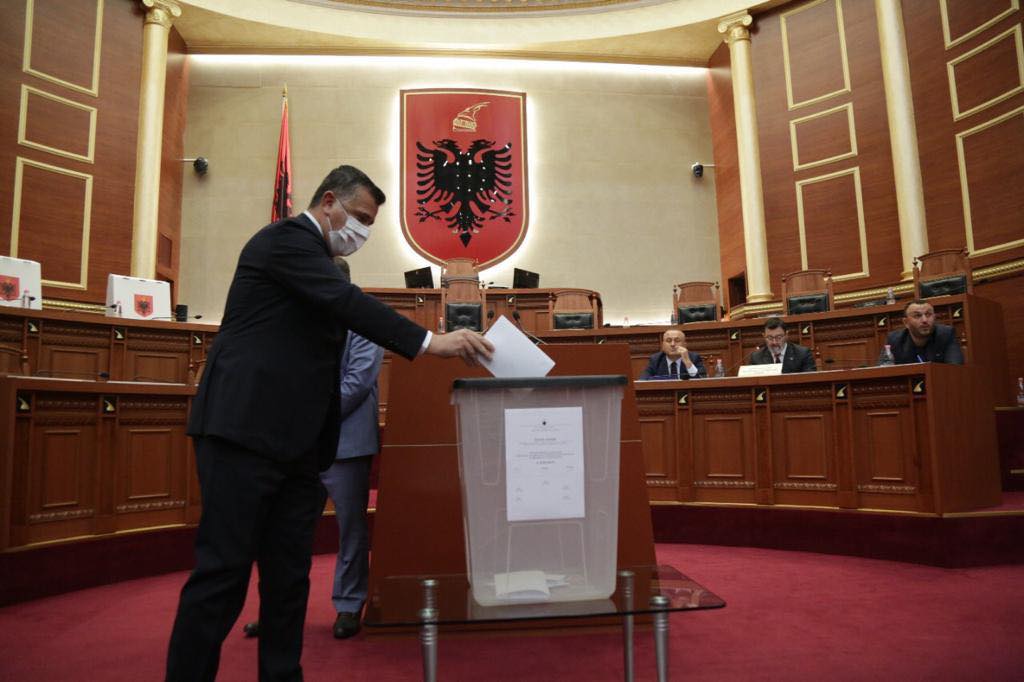 Shkarkimi i Metës, Balla: Dhuratë e bukur për ditëlindjen e 30-ë të PS taulant balla