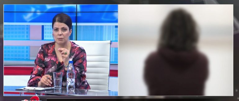 Ish-çifti përballet live, burri nxirret nga studio pas ndërhyrjes agresive, 56-vjeçarja: Më mbajti nën kërcënim me armë në kokë zemra e hapur2 770x327 1