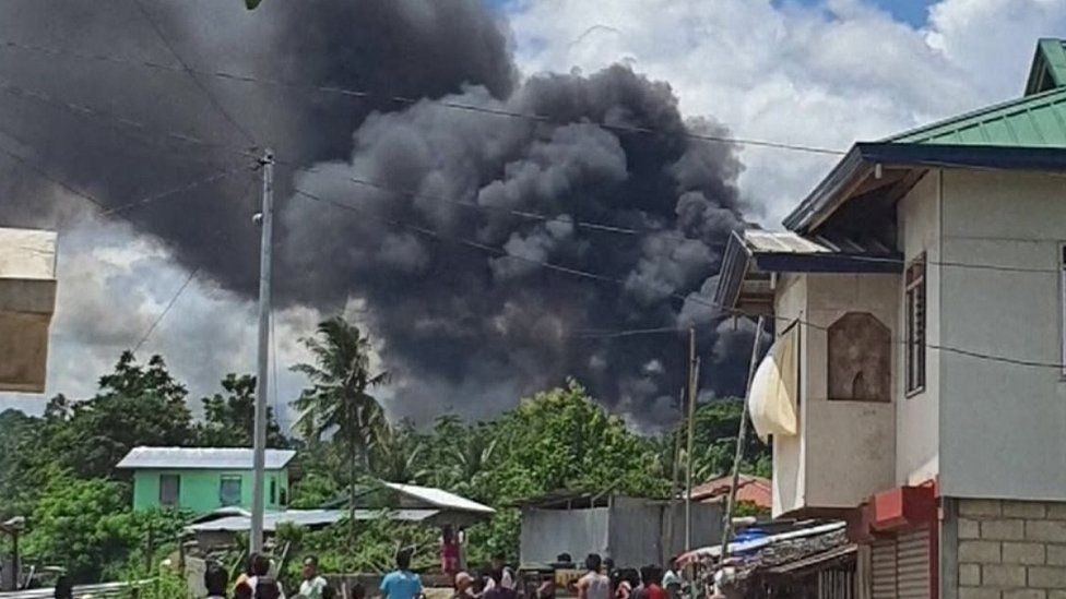 Rrëzimi i avionit ushtarak në Filipinë, deri tani raportohet për 17 viktima (Fotot) 3 119233202 1cb1fa85 d005 4c60 87d3 a1a994c66652