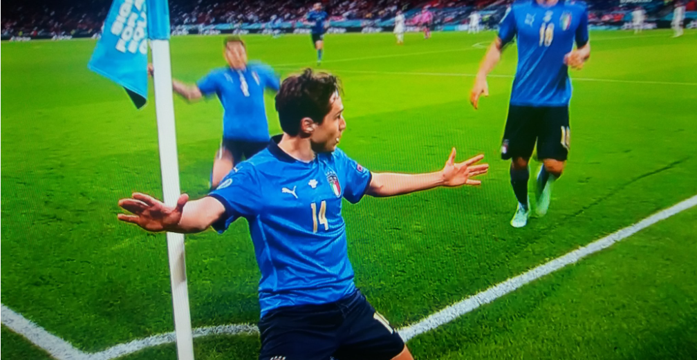 Supergol i Chiesas, Italia ndëshkon Spanjën dhe ndez “Wembleyn” 12
