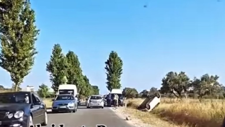 Aksident në Orikum, makina kthehet përmbys në kanal 1626182626 aksident