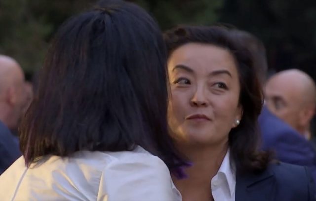 Triumfi në KS festohet me trokitje gotash, Linda Rama puthje dhe përqafime me Yuri Kim 1 1b8e7e53 14c2 4a6e 98df b16c12465b6a 640x406 1