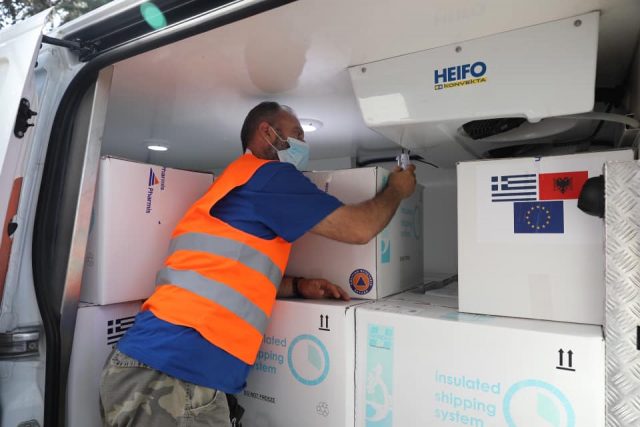 Greqia i jep Shqipërisë 100 mijë doza Astra Zeneca 213518082 342708533892656 7897838715889861598 n 640x427 1