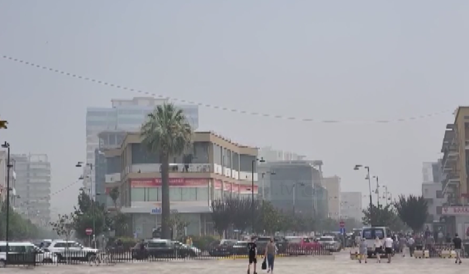 Qielli gri dhe ajri i ndotur/ Fieri nën ‘pushtetin’ e tymit nga djegia e mbetjeve 4 15