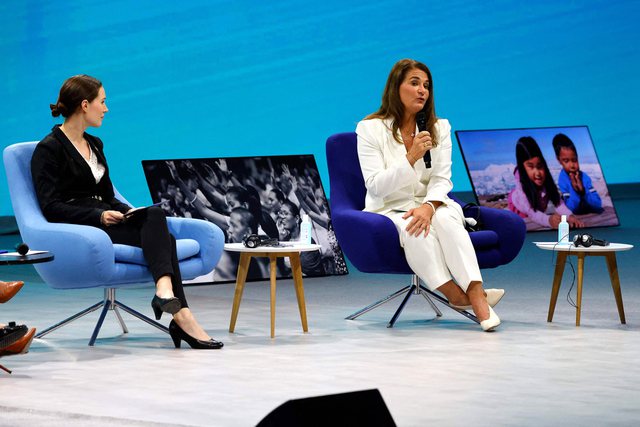 U shfaq për herë të parë në publik pas ndarjes nga Bill Gates, Melinda tërheq vëmendjen e të gjithëve me këtë detaj (FOTO) 640 0 60dee88d55183