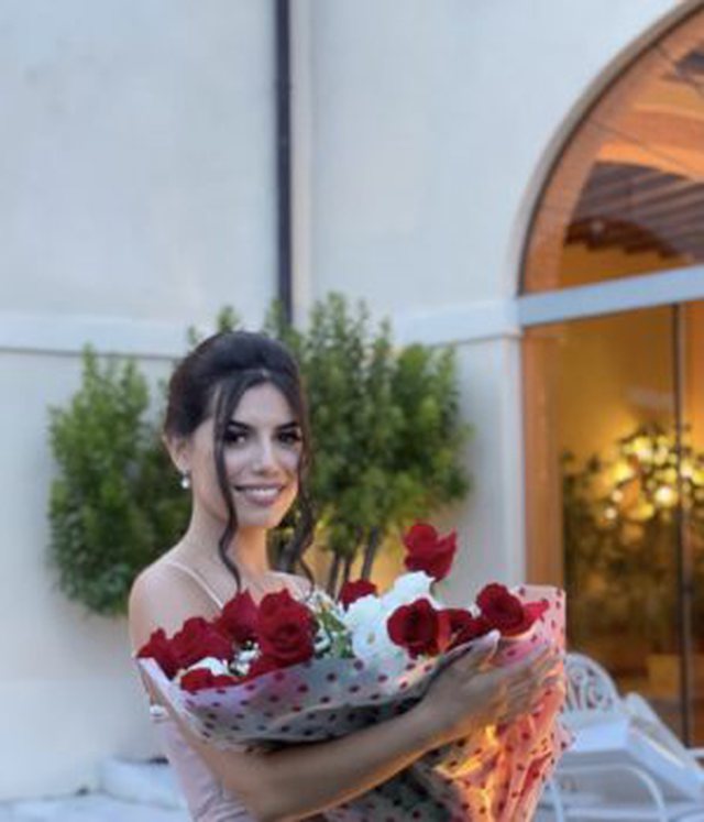 Ish-konkurrentja e ‘Love Story’ shpall fejesën, prezanton njeriun që i ka rrëmbyer zemrën 3 640 0 60ebfe3bae55c