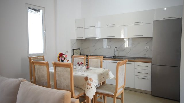 Veliaj viziton familjen Dumi në Vaqarr: Do sigurohemi që secili të hyjë në një shtëpi të re më të mirë 1 640 0 60ec117925775