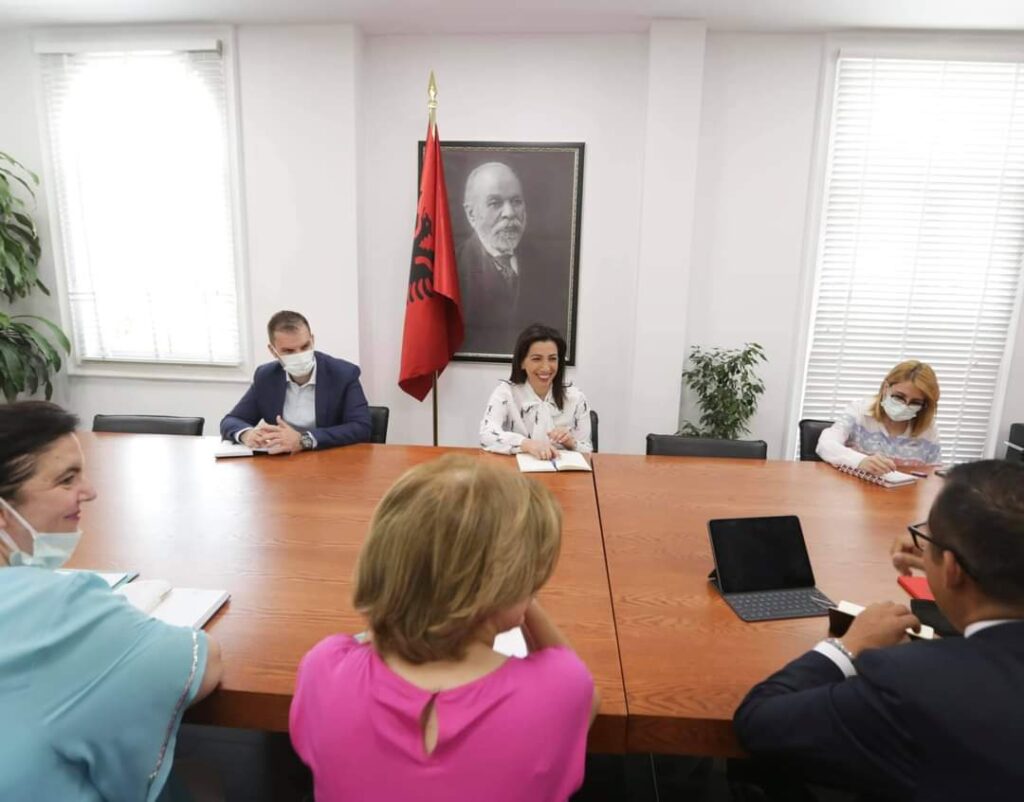 Ministrja Kushi takim me përfaqësues të Bankës Botërore për bashkëpunim të mëtejshëm në fushën e arsimit 72ffa62e 8560 4993 8990 f349d29f3b14