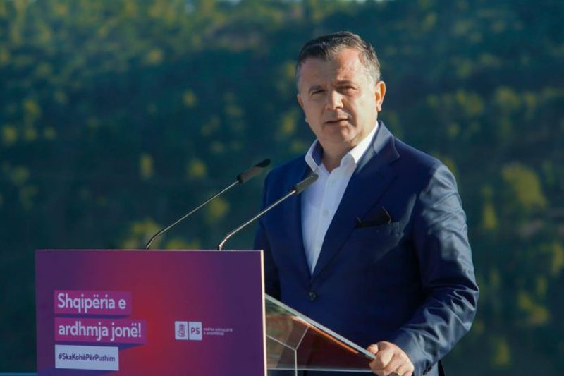 Balla mbledh në takim krerët e degëve të PS, në shtator nis furtuna në administratë 800 0 60fa69842a2d5