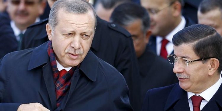 Ish-kryeministri i Turqisë: Erdogan po bëhet çdo ditë e më autoritar, s’pranon askënd përveç vetes ERDOGAN