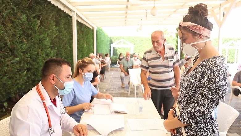 Java e hapur e vaksinimit për qytetarët +18-vjeç, Manastirliu apel: Kush nuk e ka kryer ende, të paraqitet pranë qendrës më të afërt të vaksinimit Foto nga procesi i vaksinimit