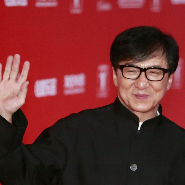 Surprizon Jackie Chan: Dua t’i bashkohem Partisë Komuniste të Kinës GettyImages 476989668.0 640x640 1