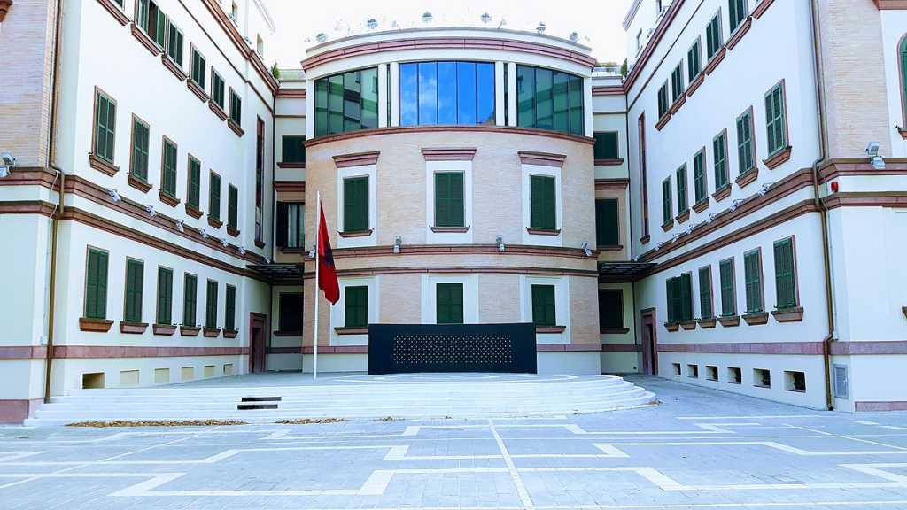 SPAK zbarkon te Ministria e Brendshme, 9 urdhër-arreste për tenderin e uniformave të Policisë Ministria e Brendshme