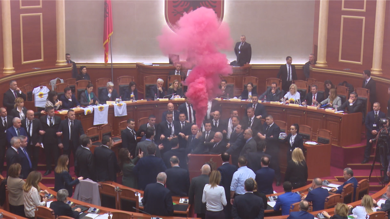 A do të ketë arrestime të ‘peshqve të mëdhenj’? Zëri i Amerikës: 5 vjet nga miratimi i reformës në drejtësi, vonesa, rezultate dhe sfida PARLAMENTI