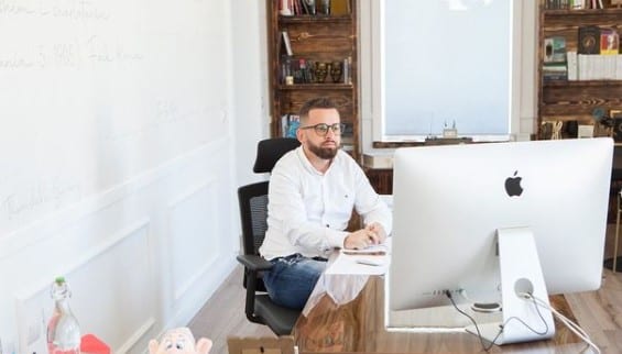 Erion Isai “ankohet” për rrogën: Kur isha në Portokalli e kisha 850 mijë lekë, tani që jam kryetar bashkie marr 680 Screenshot 3 15
