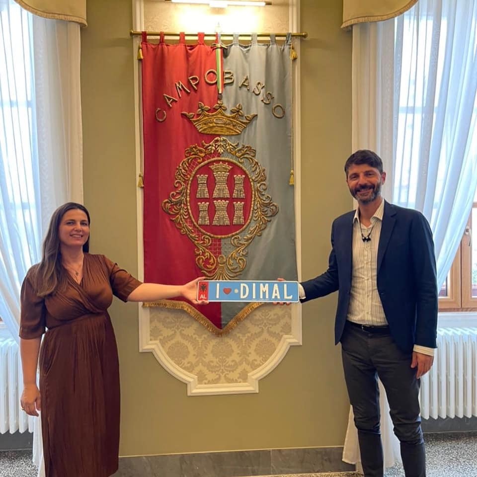 Kryebashkiakja e Dimalit marrëveshje bashkëpunimi me qytetin e Campobasos në Itali, Roberto Gravina: Mundësi e mirë për rritjen e produkteve bujqësore dhe turizmin WhatsApp Image 2021 07 09 at 15.36.33