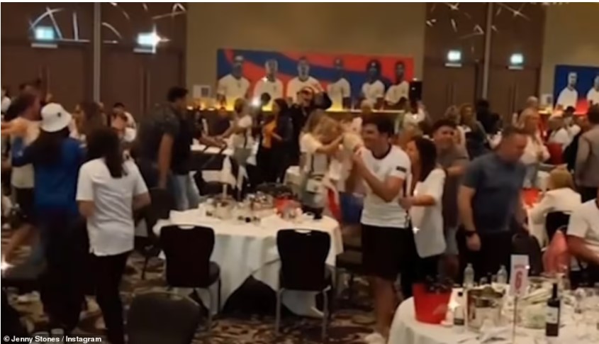 Party pas humbjes! Lojtarët e Anglisë “harbohen” deri në 6 të mëngjesit anglia europian