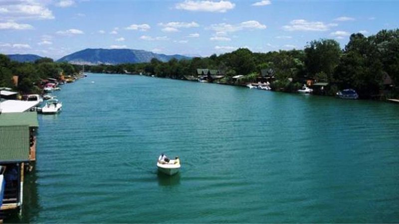 U mbyt në lumin Buna, babai i 13-vjeçares flet i tronditur: Jam pa fjalë! Erdhën për t’u larë pa i thënë askujt, vajza nuk… buna