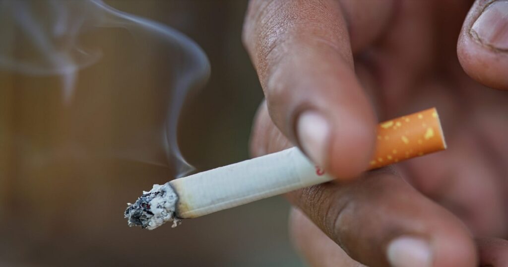 Si të përplasej një avion çdo ditë: Kush e pëson më keq nga cigaret dhe ç’duhet të bëjmë cigare