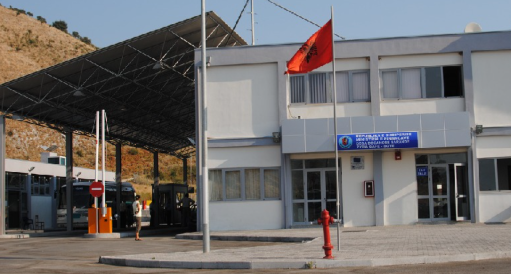 Greqia: Qafë-Bota e hapur 24 orë, te “Tre Urat” lëvizja fillon nga 13 Korriku dogane